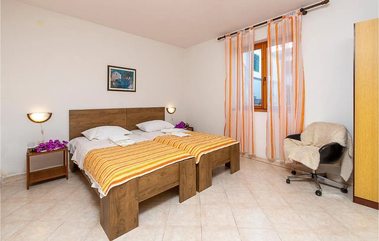 Amazing Apartment In Vrsar With Kitchen