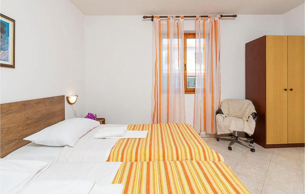 Amazing Apartment In Vrsar With Kitchen