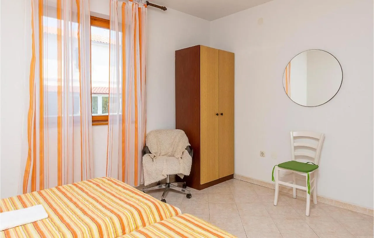 Amazing Apartment In Vrsar With Kitchen