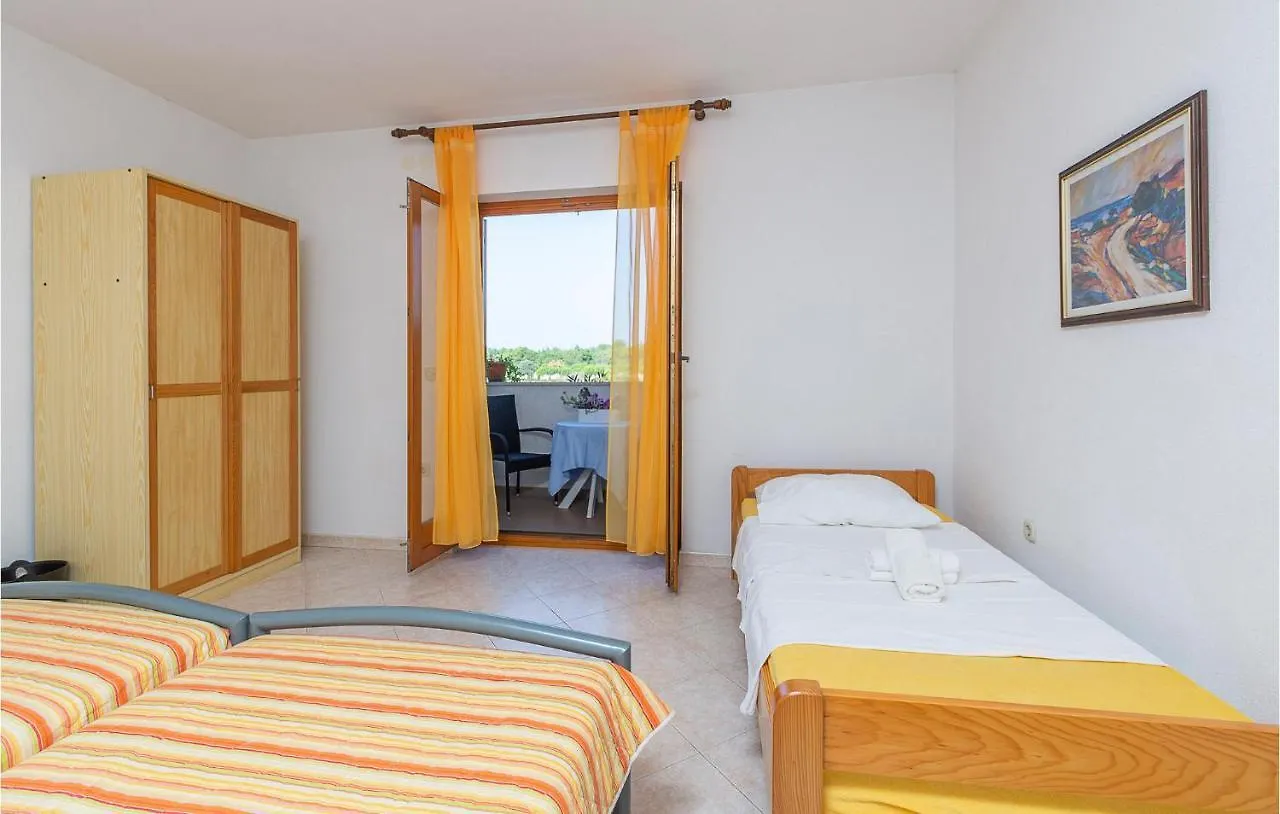 Amazing Apartment In Vrsar With Kitchen