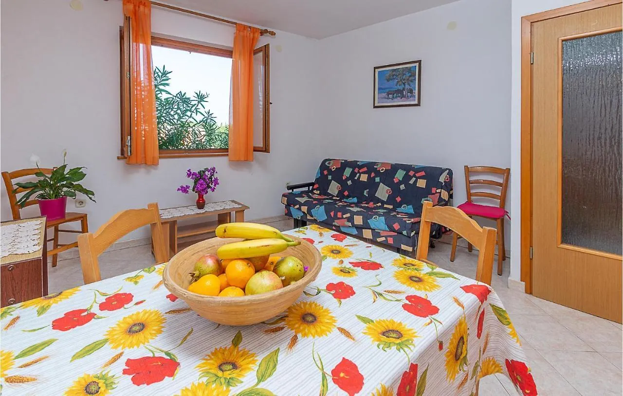 Amazing Apartment In Vrsar With Kitchen